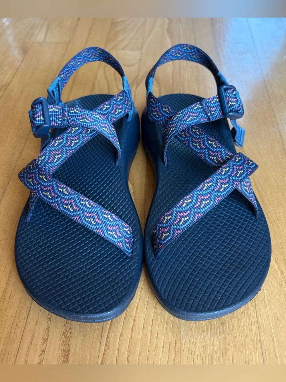 Chaco Women’s Z/1 Classic Sandals Navy Blue Pink Yellow Waves Z1 Shoes Size 9